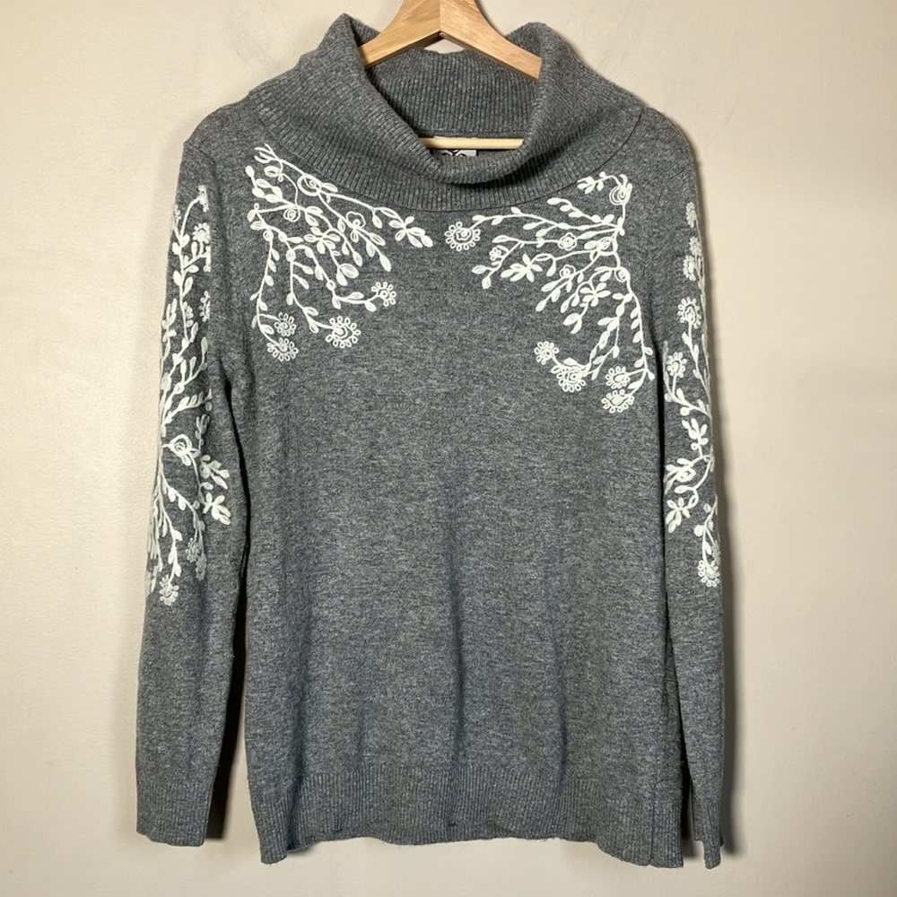 Rain + Rose Sweater turtleneck Embroidered Floral Knit gray white